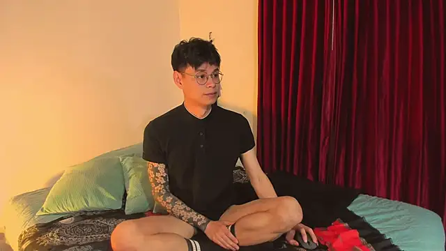 Snapshot of estmonnn chatting on November 5, 2025, 11:52 pm estmonnn online show from November 5, 2025, 11:52 pm