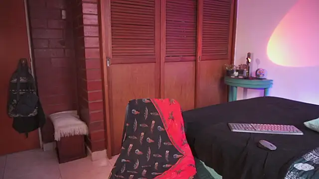 estmonnn online show from February 15, 2026, 10:09 pm