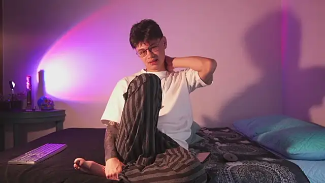 estmonnn online show from March 7, 2026, 4:41 am