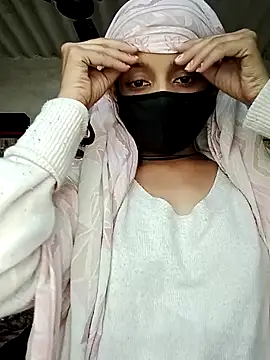 Quenn-Jiya752 online show from November 8, 2025, 6:28 am