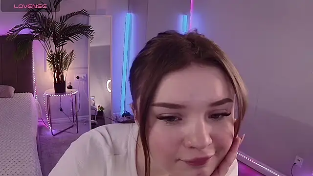 Alice Bloome online show from October 29, 2025, 9:19 am