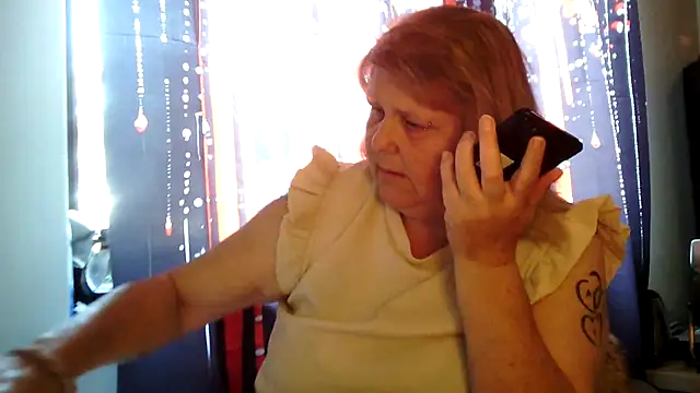 Snapshot of Sylviastar46 chatting on June 27, 2026, 7:25 am Sylviastar46 online show from June 27, 2026, 7:25 am