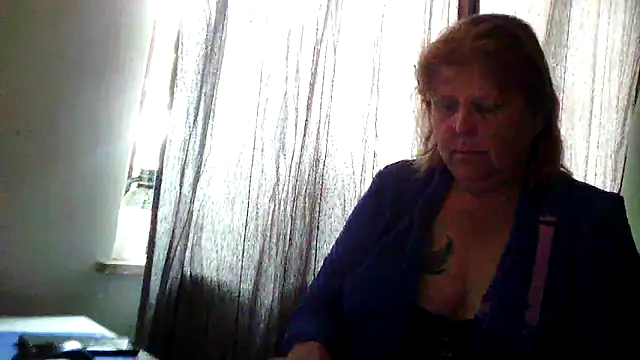 Snapshot of Sylviastar46 chatting on June 8, 2026, 8:59 am Sylviastar46 online show from June 8, 2026, 8:59 am