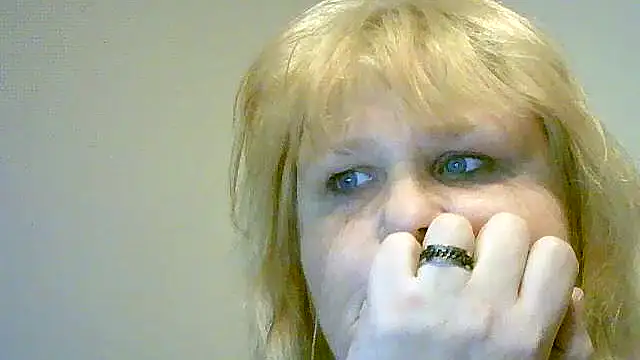 Snapshot of Sylviastar46 chatting on November 13, 2025, 5:28 pm Sylviastar46 online show from November 13, 2025, 5:28 pm