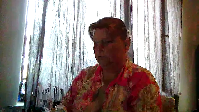 Snapshot of Sylviastar46 chatting on June 18, 2026, 7:40 am Sylviastar46 online show from June 18, 2026, 7:40 am