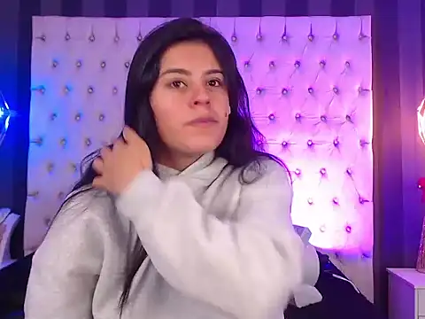 BrendaMarxhal online show from November 10, 2025, 7:19 pm