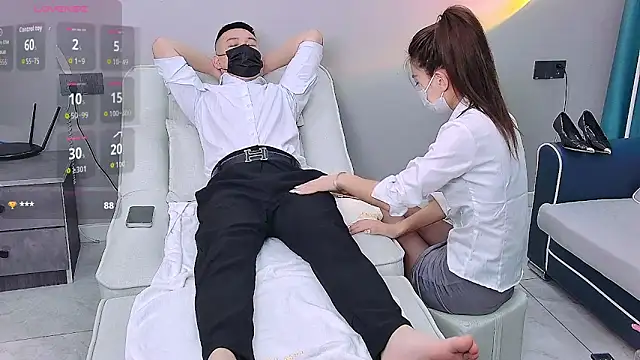 yueyue558 online show from March 3, 2026, 11:39 am