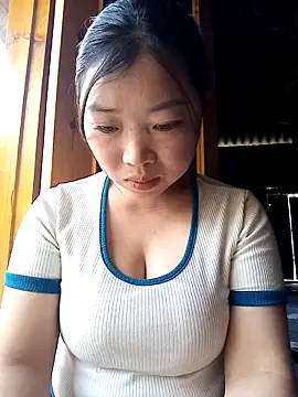 julybe online show from March 2, 2026, 8:43 am