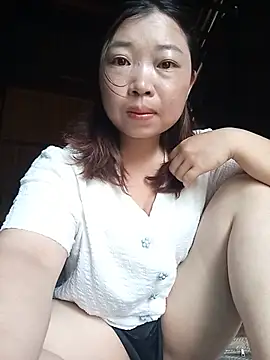 julybe online show from June 8, 2026, 5:41 am