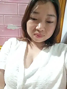 julybe online show from June 12, 2026, 4:16 pm