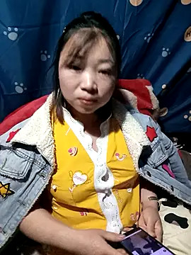 julybe online show from November 26, 2025, 2:06 pm