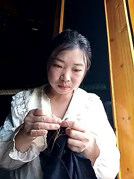 julybe online show from April 9, 2026, 7:58 am