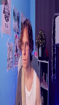 Snapshot of LeoBensyten chatting on December 3, 2025, 2:16 pm LeoBensyten online show from December 3, 2025, 2:16 pm