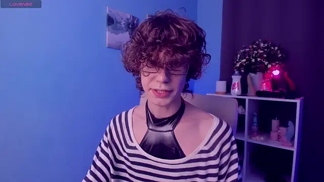 Snapshot of LeoBensyten chatting on November 5, 2025, 1:47 pm LeoBensyten online show from November 5, 2025, 1:47 pm