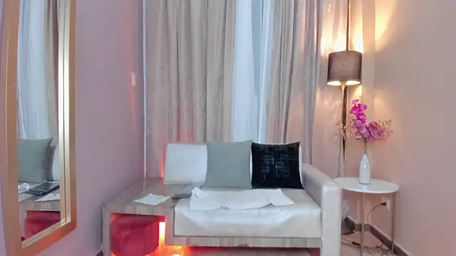 HannaaWells online show from November 27, 2025, 5:57 pm