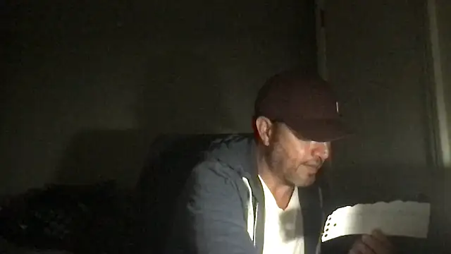 ezrah23 online show from April 15, 2026, 9:04 am