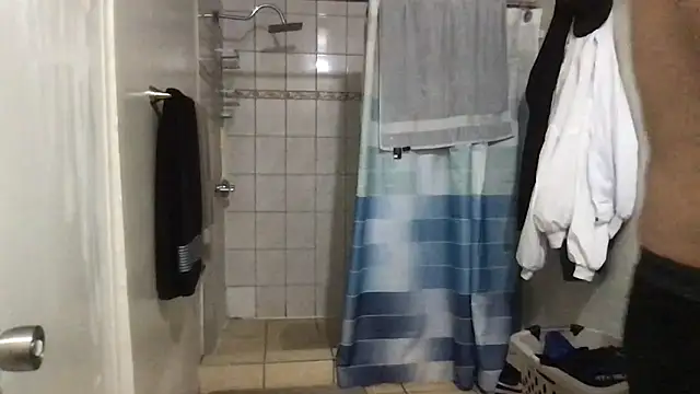 ezrah23 online show from December 3, 2025, 7:35 pm