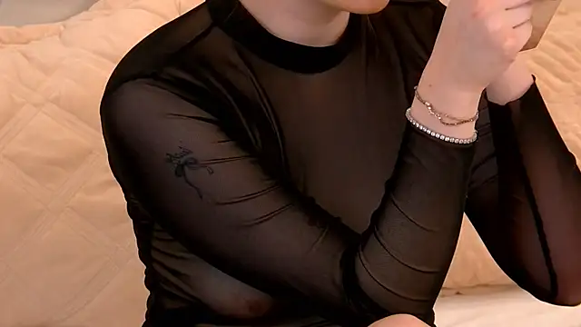 VickiBanx online show from November 21, 2025, 4:22 am