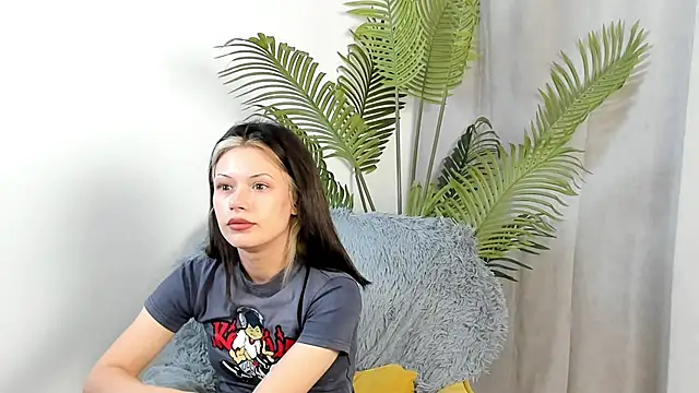 BrandiFraise online show from November 1, 2025, 8:08 am