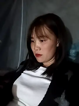 Snapshot of -Lana-123 chatting on November 13, 2025, 12:31 pm -Lana-123 online show from November 13, 2025, 12:31 pm