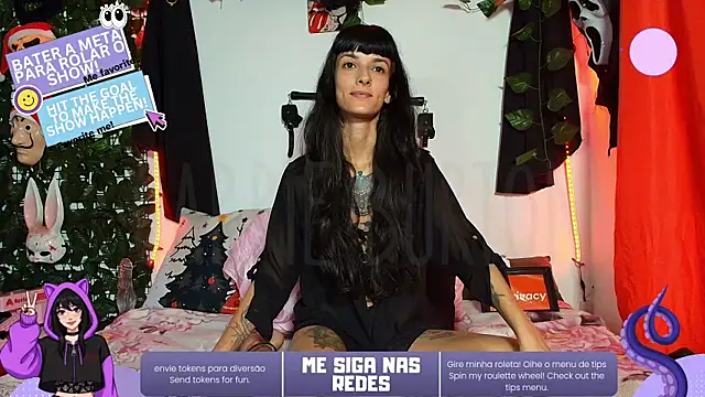 CarrieBurton online show from December 1, 2025, 3:13 pm