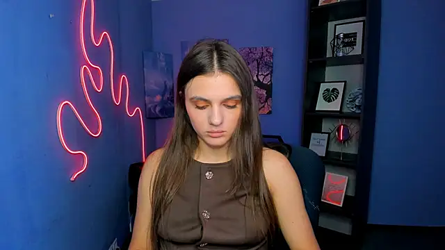 lisa dark  online show from May 26, 2026, 11:41 am