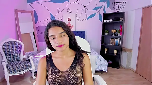 Mia Greco1 online show from March 12, 2026, 7:40 pm