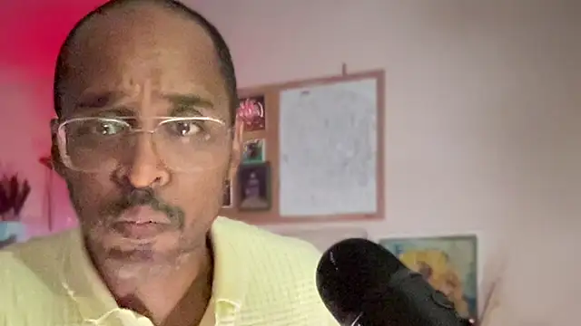 Snapshot of TraddyZaddy chatting on June 30, 2026, 4:12 am TraddyZaddy online show from June 30, 2026, 4:12 am