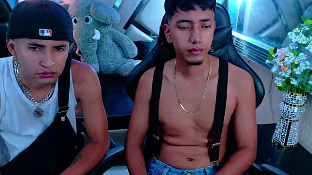 darwinandbrayann online show from November 11, 2025, 3:34 am