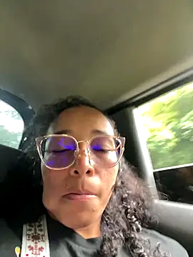 SHAILABROWN online show from November 6, 2025, 7:51 pm