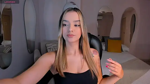 LaurentRosse1 online show from April 15, 2026, 8:20 pm