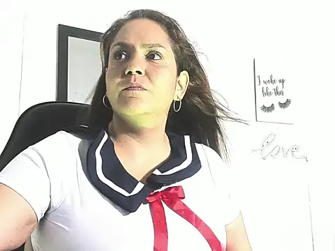 Evaa white online show from January 12, 2026, 12:34 pm