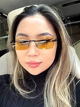 limkiss online show from November 6, 2025, 8:07 am