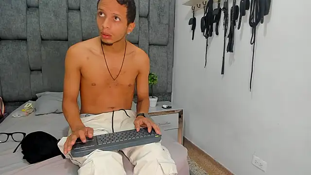 DamianandEva online show from March 28, 2026, 12:50 pm