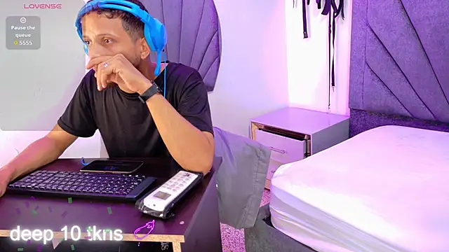 DamianandEva online show from April 21, 2026, 1:07 pm