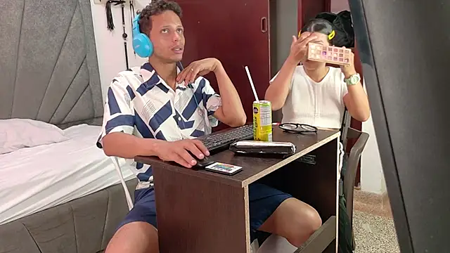 Snapshot of DamianandEva chatting on May 11, 2026, 1:01 pm DamianandEva online show from May 11, 2026, 1:01 pm