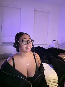 minha baby online show from November 28, 2025, 1:00 pm