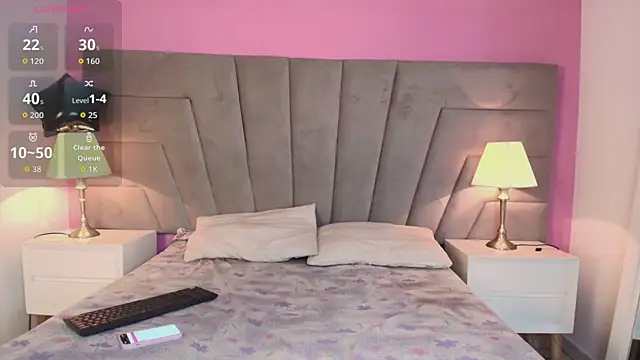 kittyblooms online show from January 13, 2026, 1:04 pm