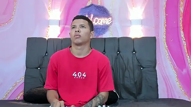 Steven19 LatinBoy online show from December 5, 2025, 11:31 am