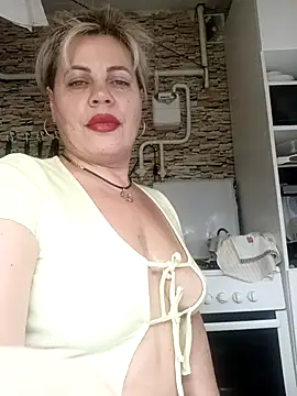 Snapshot of MilkySky chatting on December 14, 2025, 8:14 pm MilkySky online show from December 14, 2025, 8:14 pm