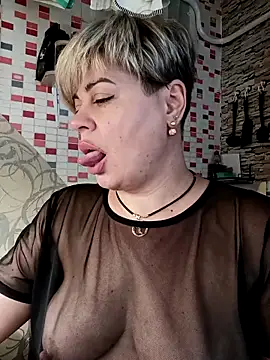 Snapshot of MilkySky chatting on November 25, 2025, 9:09 am MilkySky online show from November 25, 2025, 9:09 am