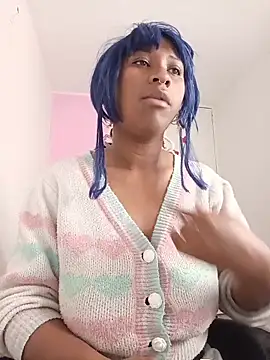 EvonyFoxxx online show from April 19, 2026, 6:25 am