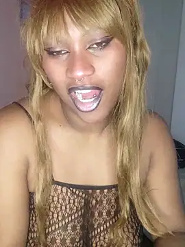 EvonyFoxxx online show from December 18, 2025, 10:57 pm