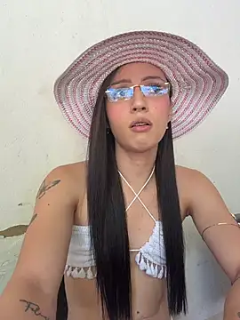 Snapshot of BabyLauritaa chatting on August 7, 2026, 6:25 pm BabyLauritaa online show from August 7, 2026, 6:25 pm
