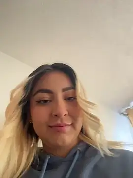 Elina Hills online show from March 10, 2026, 6:34 pm