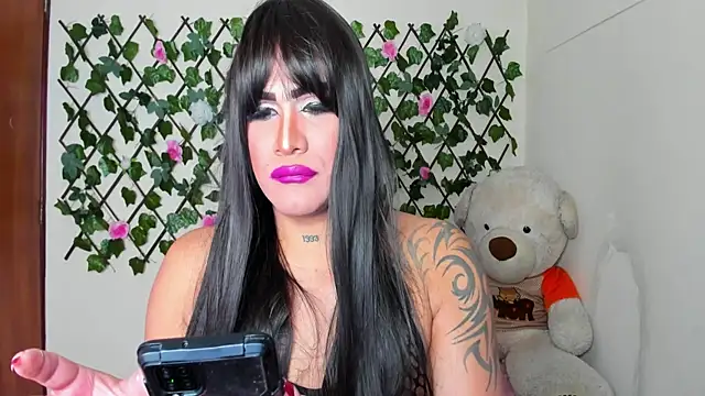 melani ferraraa  online show from November 5, 2025, 3:09 am