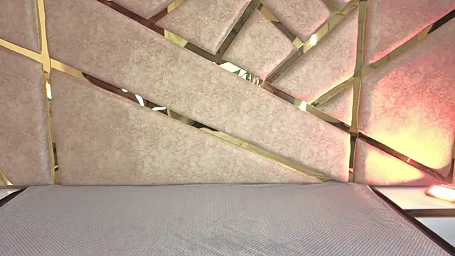 Frrreyaa online show from December 5, 2025, 2:21 am