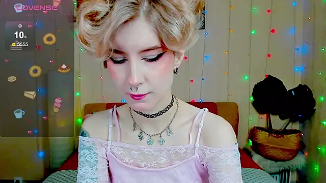 Snapshot of Angel_Julles chatting on November 16, 2025, 12:37 am Angel Julles online show from November 16, 2025, 12:37 am