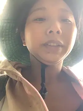 bi-bo123 online show from November 24, 2025, 6:35 am