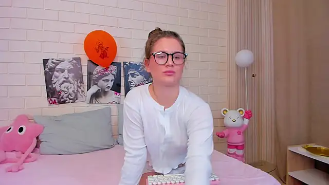 Tinky kinky online show from November 16, 2025, 11:37 am